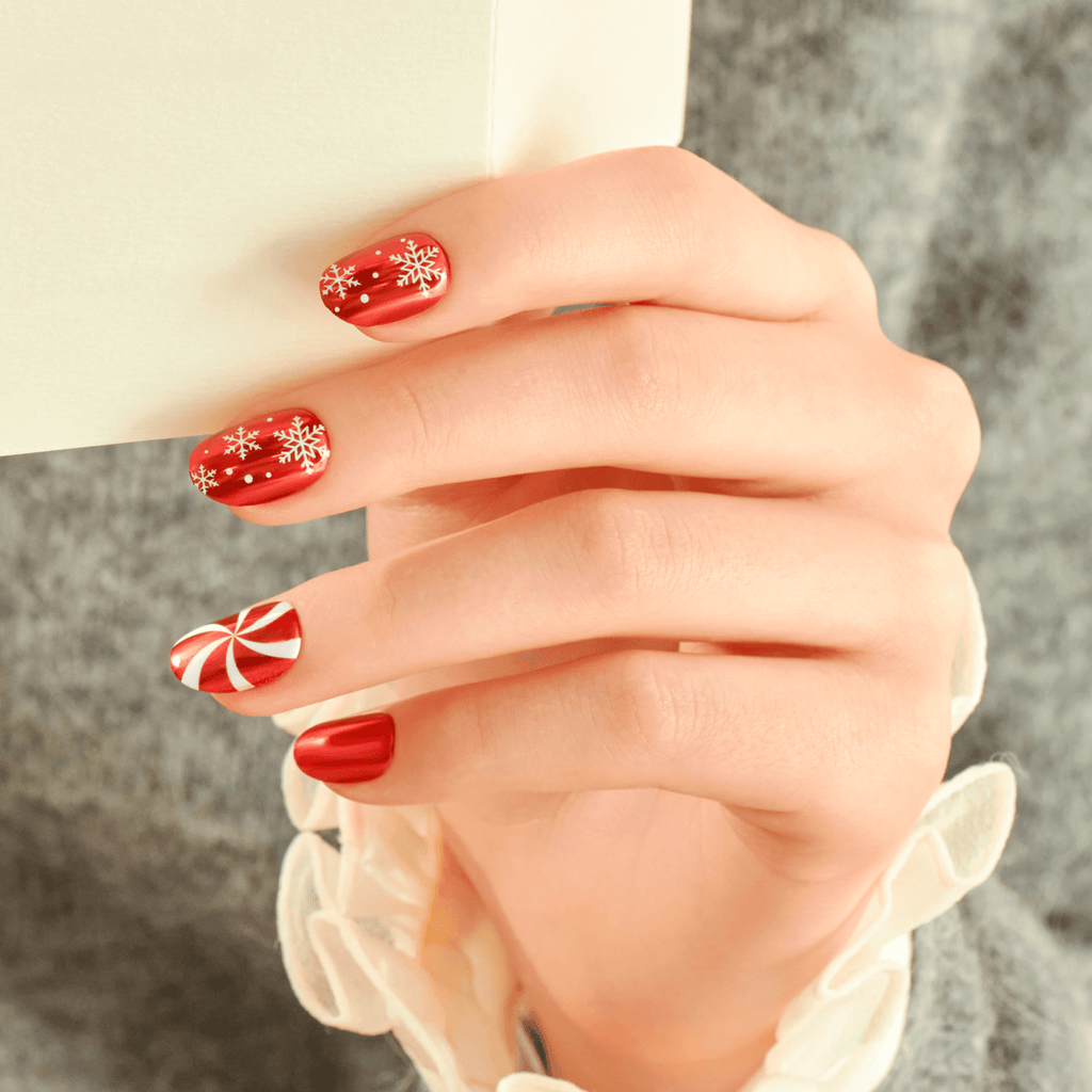 Impress Holiday Design No Glue Fake Press On Nails - Merry n Bright | Design, Red, Short, Oval, Manicure