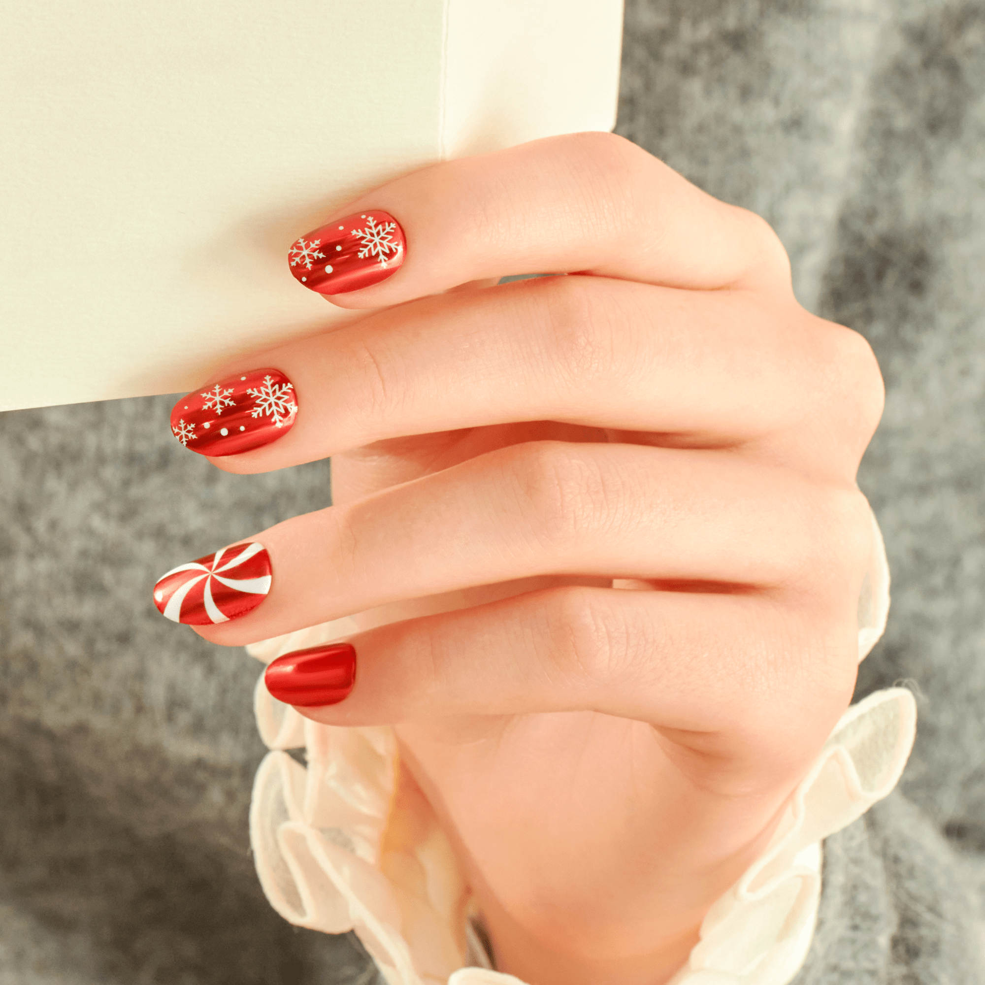 Impress Holiday Design No Glue Fake Press On Nails - Merry n Bright | Design, Red, Short, Oval, Manicure