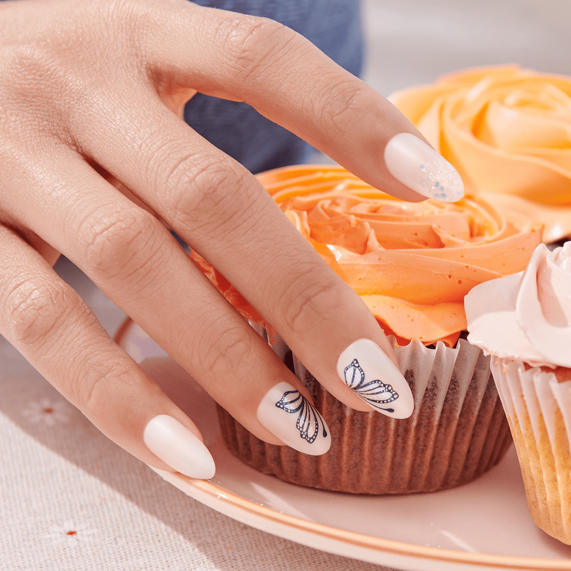 Impress Design No Glue Fake Press On Nails - Dazzle | Design, White, Medium, Almond, Manicure